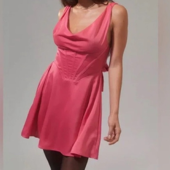 Urban outfitters size medium satin dress. Nwt - Picture 5 of 5